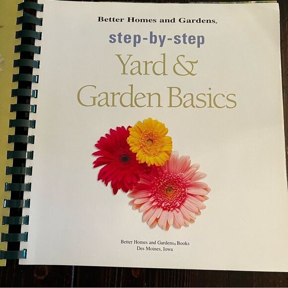 Better Homes and Gardens step-by-step Yard & Garden Basics - Picture 2 of 6